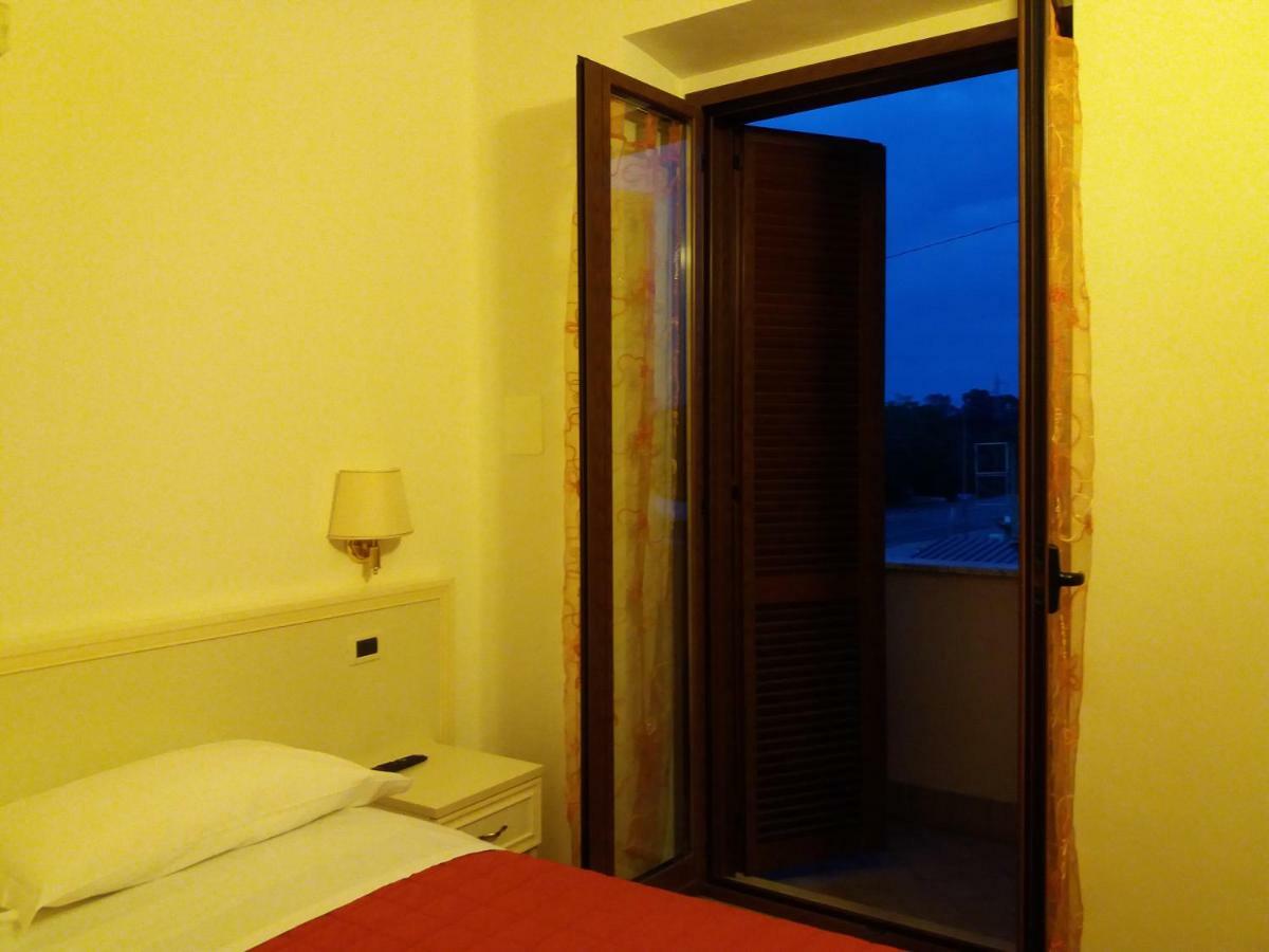 Il Piccolo Nido Bed & Breakfast Borgo Montenero Exterior photo
