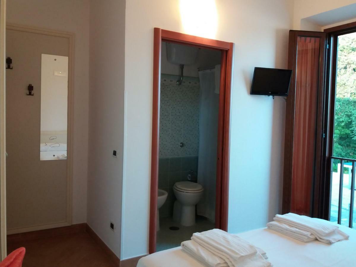 Il Piccolo Nido Bed & Breakfast Borgo Montenero Exterior photo